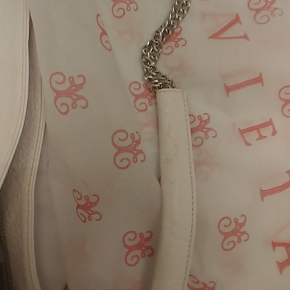 White leather bag w/ zippers w/shoulder straps - Picture 2 of 5